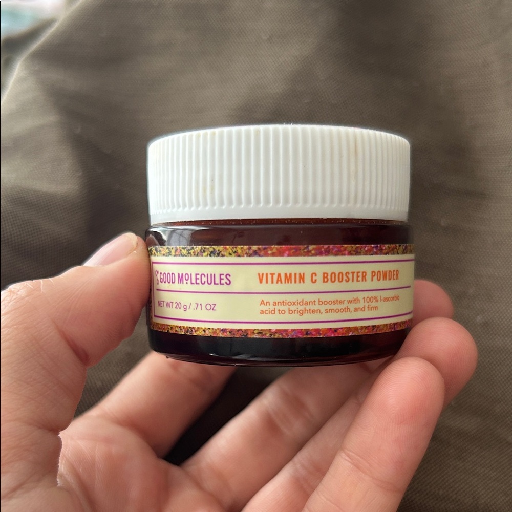 FREE WITH A PURCHASE  Good Molecules Vitamin C Booster Powder